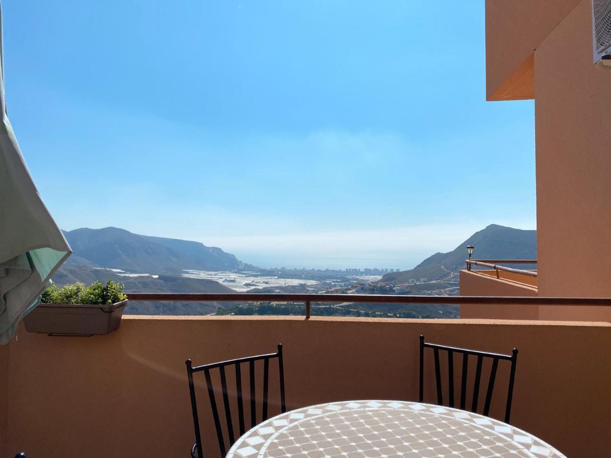 Mountain Nest Apartment อัลเมรีอา ภายนอก รูปภาพ