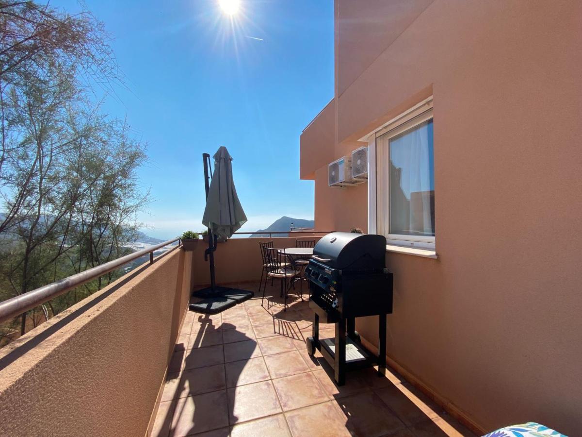 Mountain Nest Apartment อัลเมรีอา ภายนอก รูปภาพ