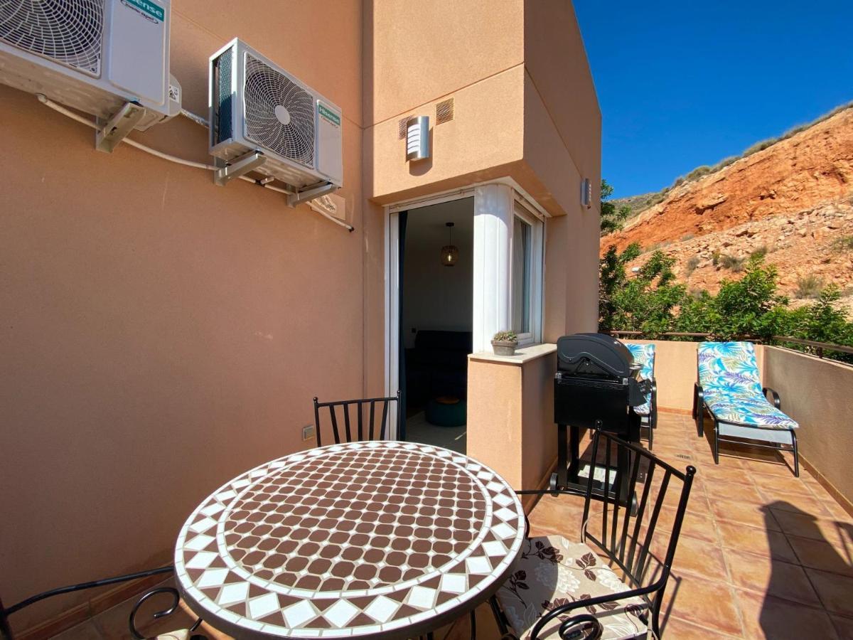 Mountain Nest Apartment อัลเมรีอา ภายนอก รูปภาพ