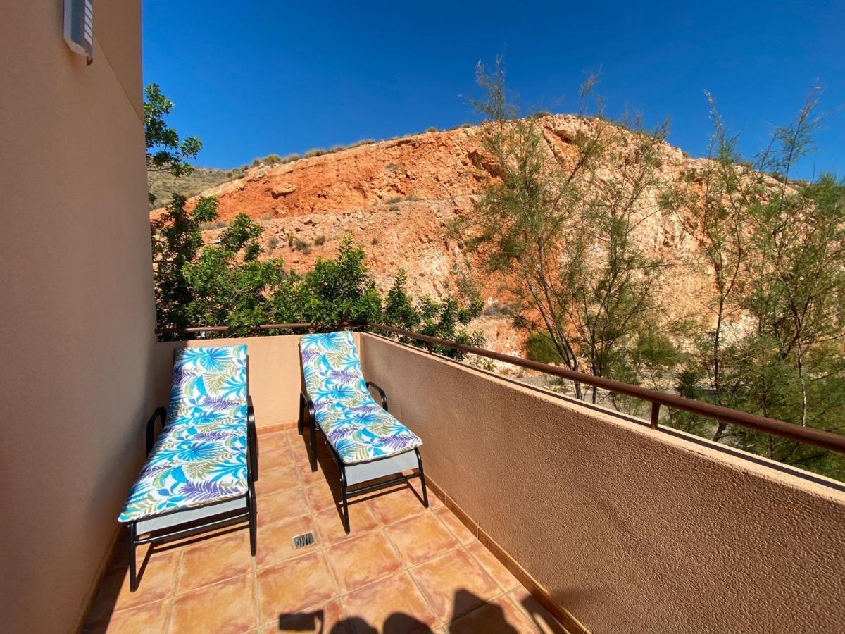 Mountain Nest Apartment อัลเมรีอา ภายนอก รูปภาพ