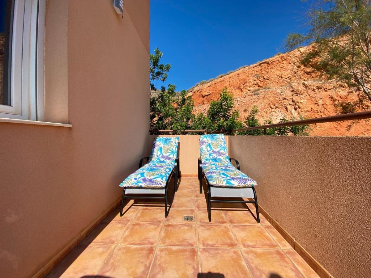 Mountain Nest Apartment อัลเมรีอา ภายนอก รูปภาพ