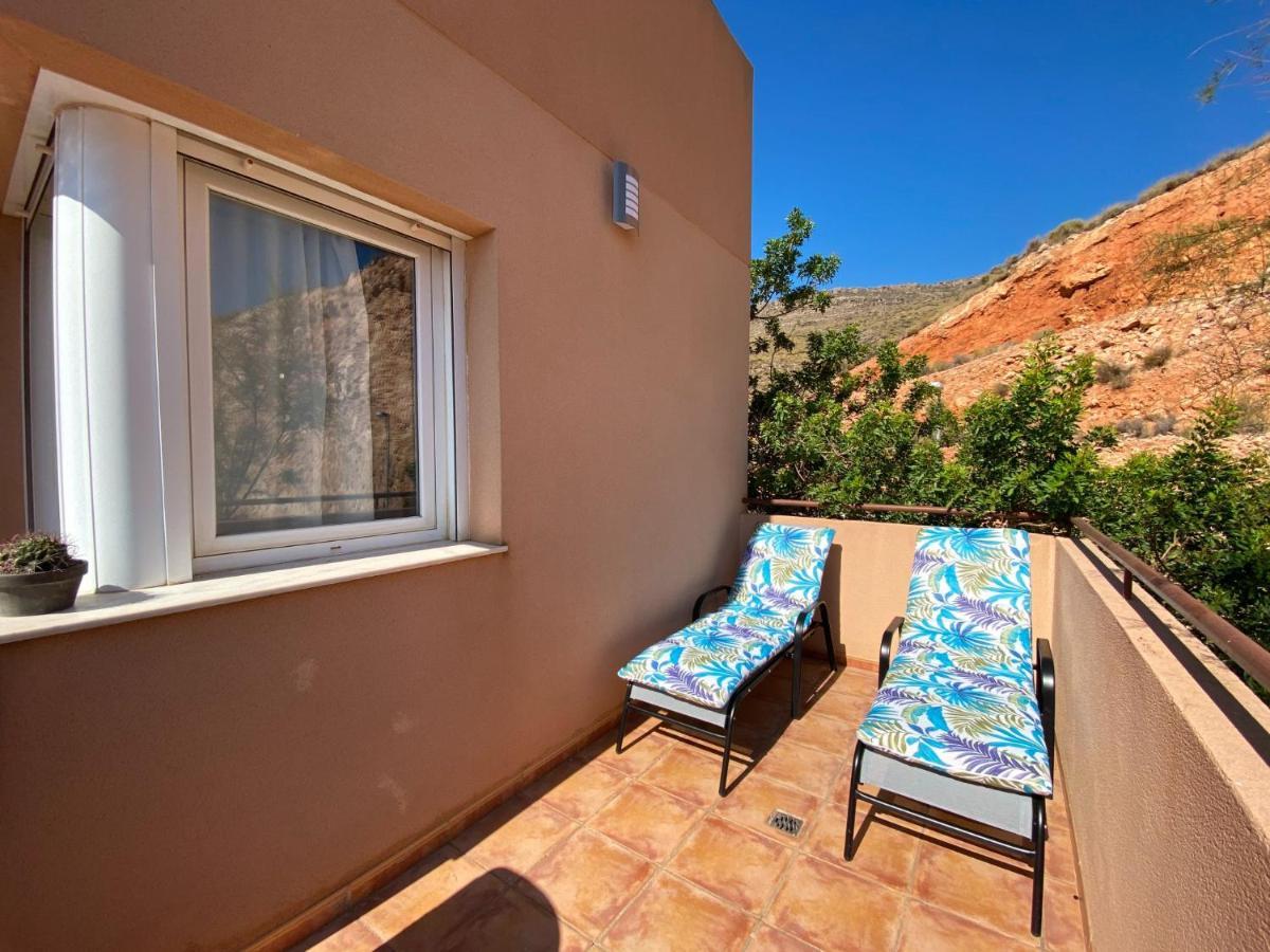 Mountain Nest Apartment อัลเมรีอา ภายนอก รูปภาพ