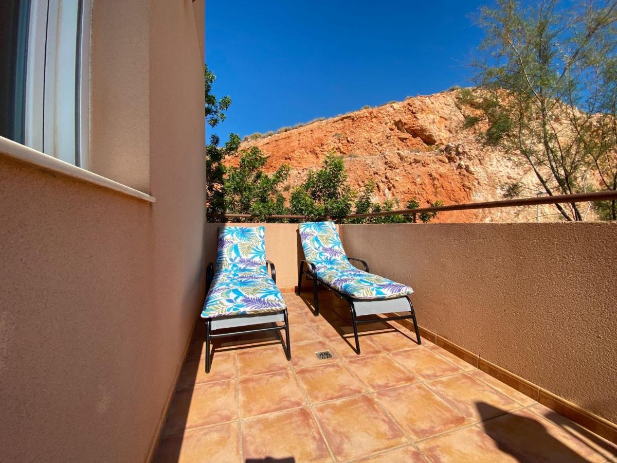 Mountain Nest Apartment อัลเมรีอา ภายนอก รูปภาพ